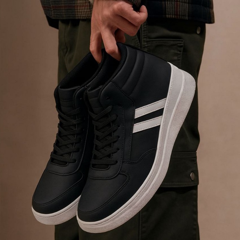 نیم بوت مردانه مشکی خطی سفید مدلMiler