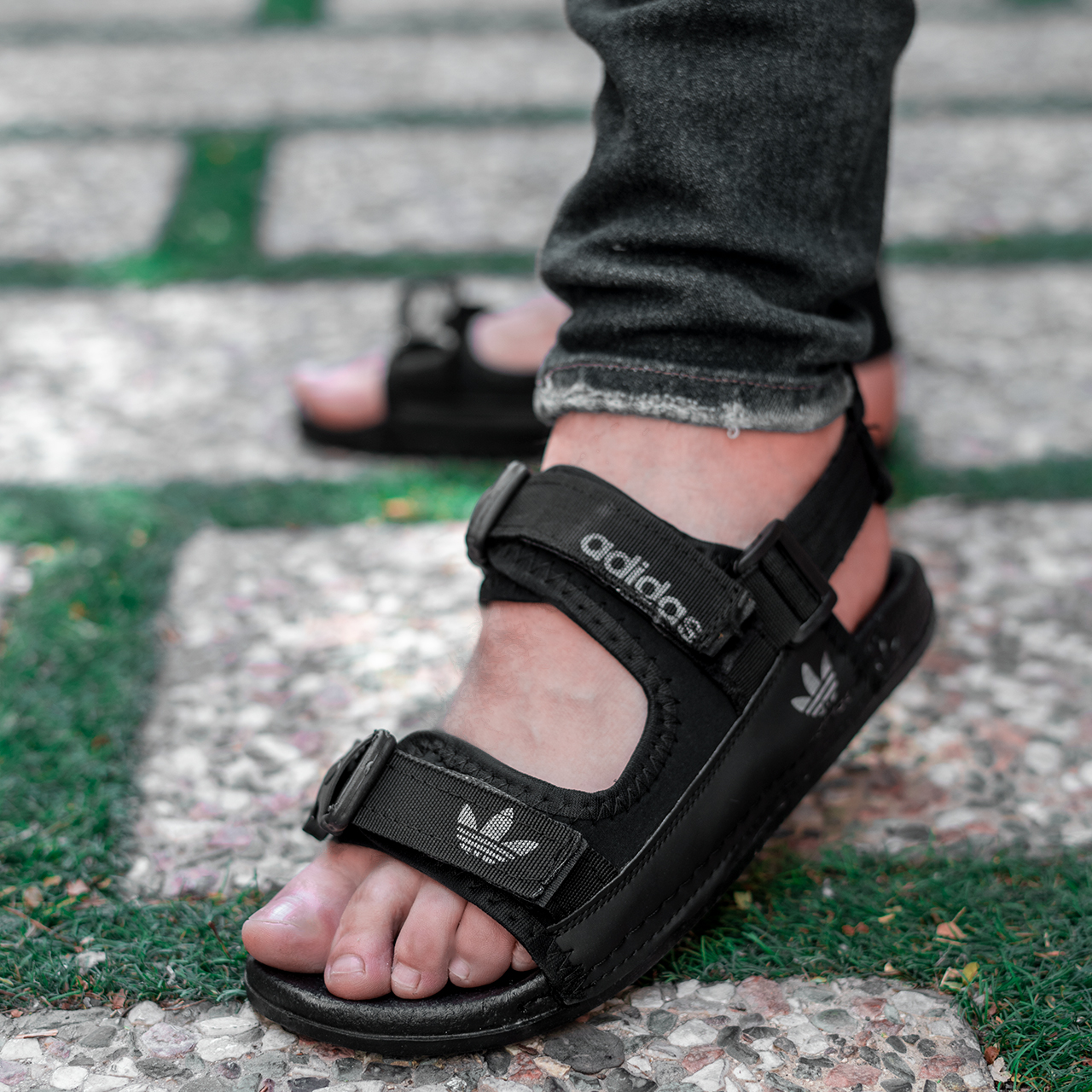 صندل آدیداس مشکی مردانه مدلRimon