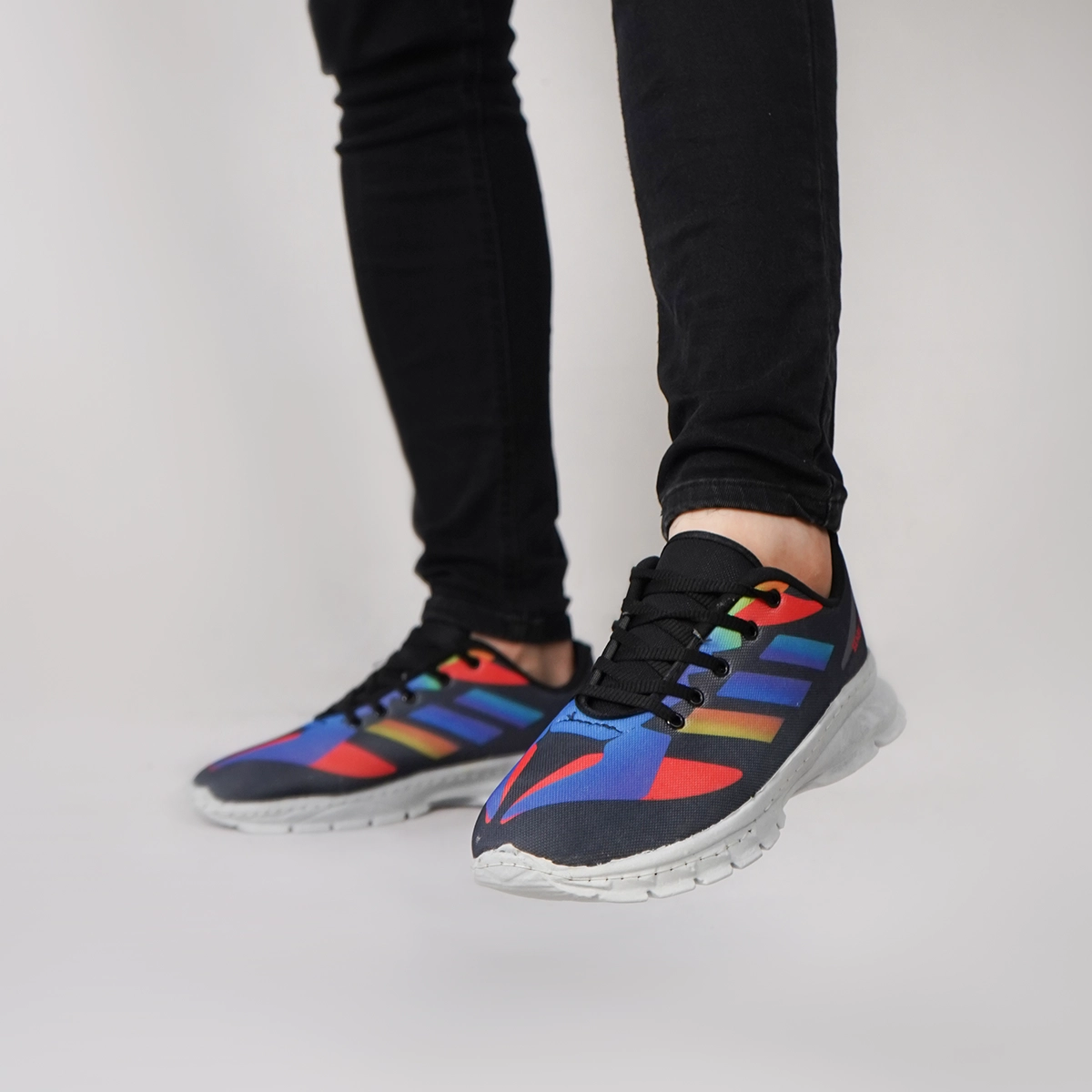 کفش ورزشی مردانه آدیداس چندرنگ مدل R920