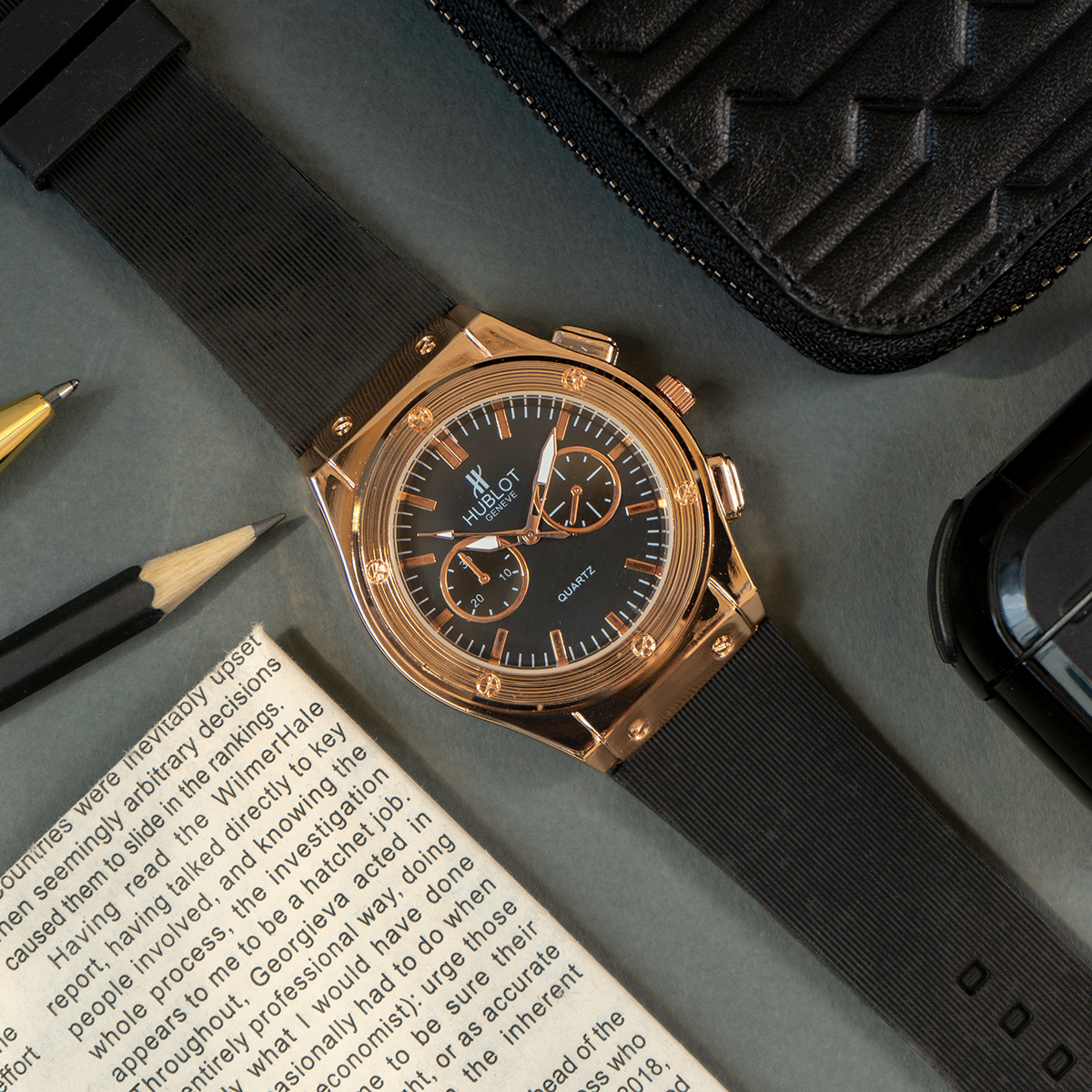 ساعت مچی Hublot طلایی صفحه مشکی مدل C70